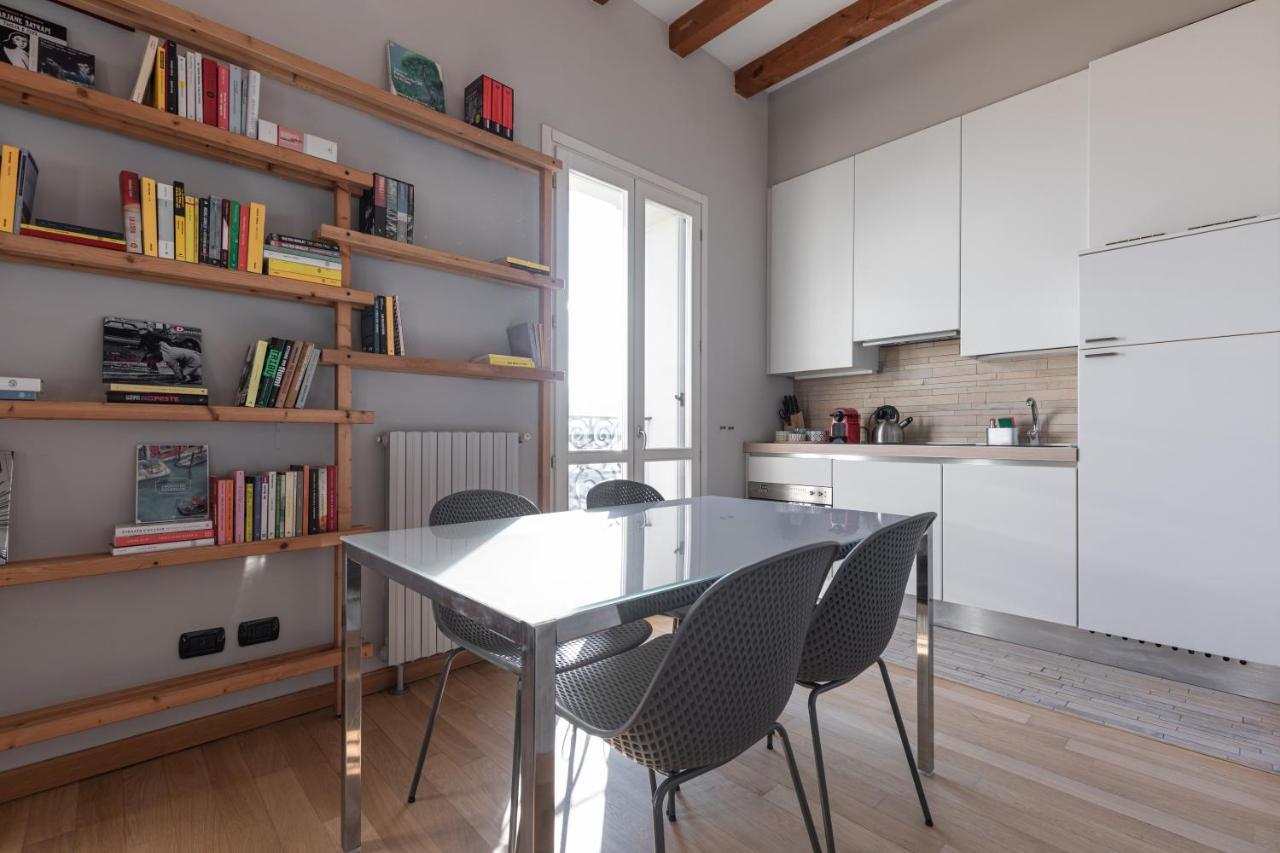 Beplace Apartments In Isola Milan Exterior photo