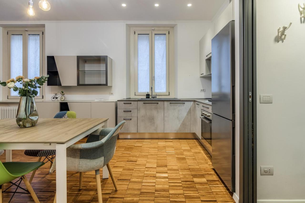Beplace Apartments In Isola Milan Exterior photo
